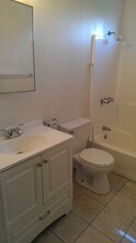 411 N Kenmore Ave in Los Angeles, CA - Building Photo - Building Photo