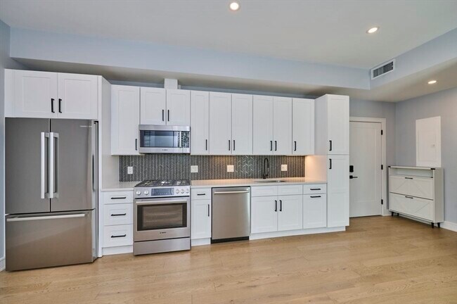 37 Horace St, Unit #101