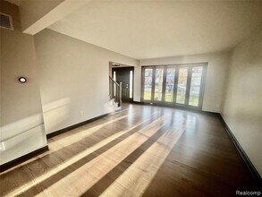 5160 Orchard Crest in Troy, MI - Building Photo - Building Photo