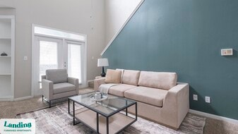 2500 Woodland Park Dr in Houston, TX - Building Photo