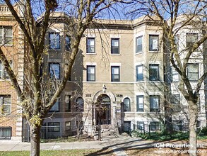 3740 N Sheffield Ave, Unit 3818 in Chicago, IL - Building Photo - Building Photo