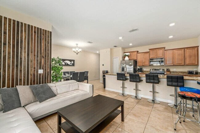 4900 Clock Tower Dr in Kissimmee, FL - Foto de edificio - Building Photo