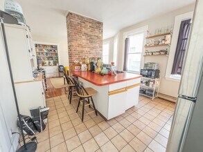 589 Franklin St in Cambridge, MA - Foto de edificio - Building Photo