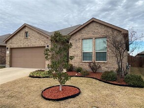 1037 Madelia Ave in Fort Worth, TX - Building Photo - Building Photo