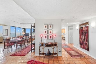 97 Sunset Dr in Sarasota, FL - Building Photo - Building Photo