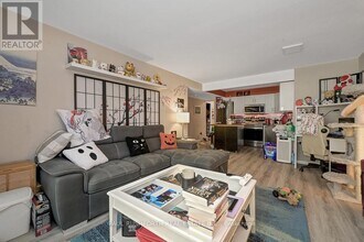 475 Laurier Ave W in Ottawa, ON - Building Photo - Building Photo