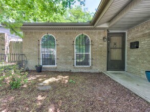 616 Whispering Oak Rd in Oklahoma City, OK - Building Photo - Building Photo