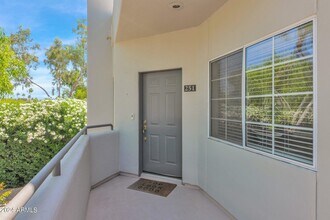 7710 E Gainey Ranch Rd in Scottsdale, AZ - Building Photo - Building Photo
