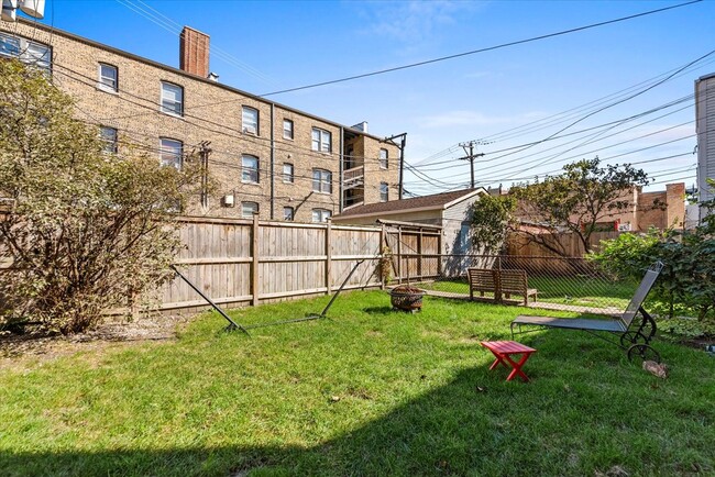 4821 N Washtenaw Ave, Unit 3 in Chicago, IL - Building Photo - Building Photo
