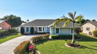 341 11th Ave in Vero Beach, FL - Building Photo