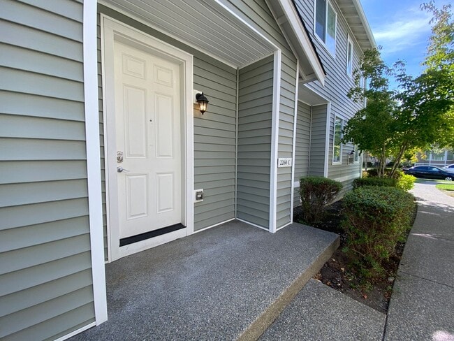 2260 Simmons St in Dupont, WA - Foto de edificio - Building Photo
