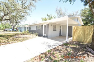 10709 N Connechusett Rd in Tampa, FL - Building Photo - Building Photo