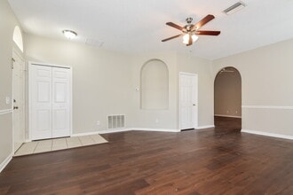 18217 Brookpark Dr in Tampa, FL - Foto de edificio - Building Photo