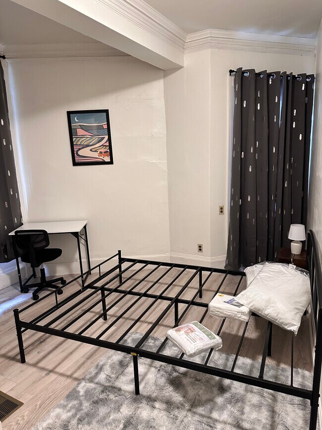 923 Beacon St, Unit u2 in Boston, MA - Building Photo - Building Photo