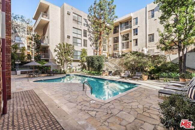 1440 Veteran Ave, Unit 557 in Los Angeles, CA - Foto de edificio - Building Photo