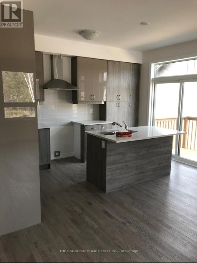 39 Eberhardt Dr in Wasaga Beach, ON - Building Photo - Building Photo