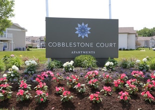 Cobblestone Court Aparments in Painesville, OH - Building Photo - Building Photo