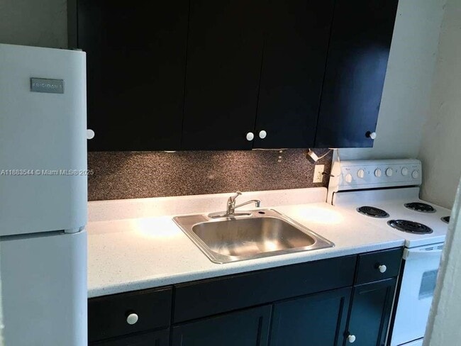 1245 NW 45th St in Miami, FL - Building Photo - Building Photo