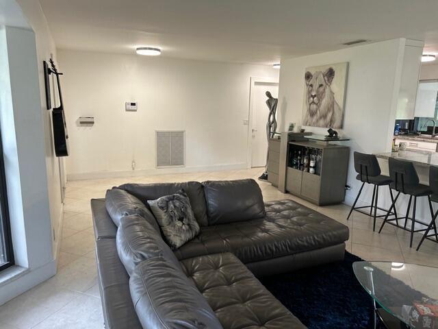 2400 SW 86th Ave in Davie, FL - Building Photo - Building Photo