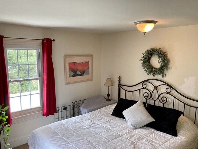 property at 716 E Railroad Ave