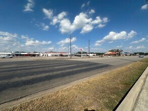 202 E Boling Hwy in Wharton, TX - Building Photo - Building Photo