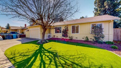 2338 Sundance St in Santa Rosa, CA - Building Photo - Building Photo