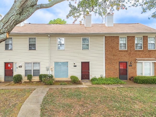 151 Old Ferry Way in Roswell, GA - Building Photo - Building Photo
