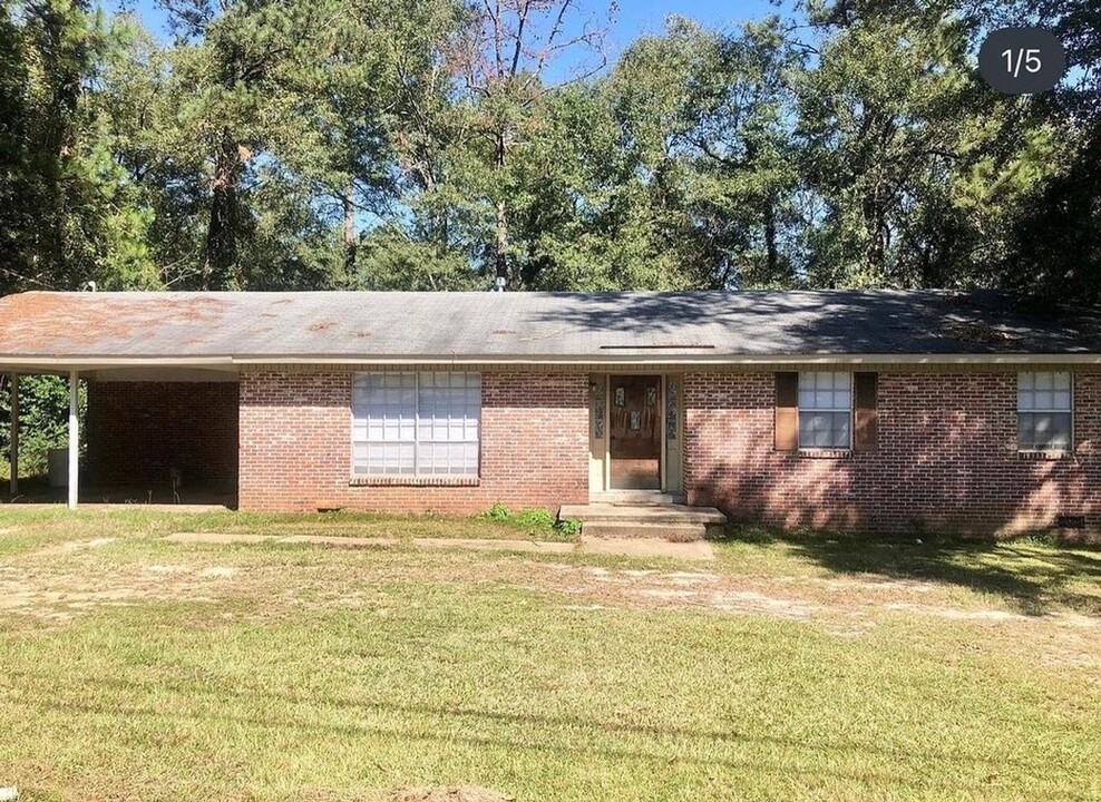 124 Woodland Cir in Troy, AL - Building Photo