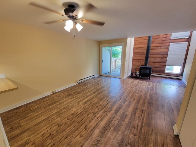 1037 E Moorhead Cir in Boulder, CO - Building Photo - Building Photo