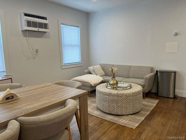 224 Franklin Pl in Woodmere, NY - Building Photo - Building Photo