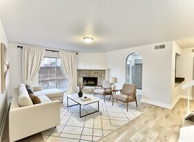 5626 Preston Oaks Rd, Unit 42A in Dallas, TX - Building Photo