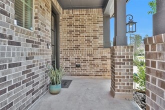 440 Flowering Lotus Ct in Willis, TX - Foto de edificio - Building Photo