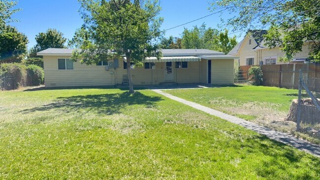 1657 N 16th St in Grand Junction, CO - Foto de edificio - Building Photo