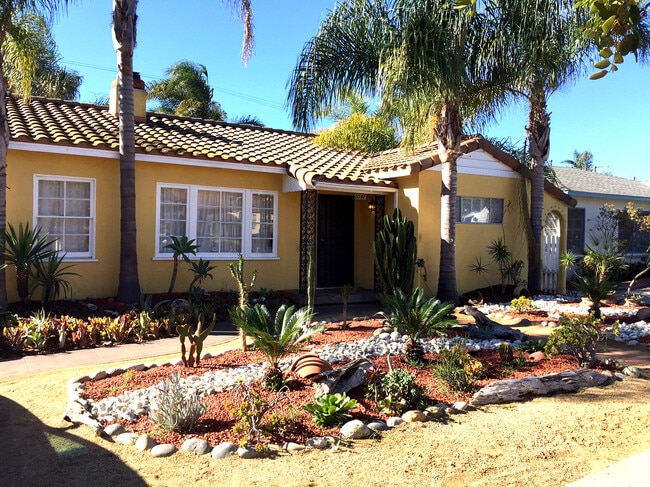 8047 Campion Dr in Westchester, CA - Building Photo - Building Photo