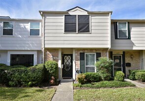14573 Misty Meadow Ln in Houston, TX - Building Photo