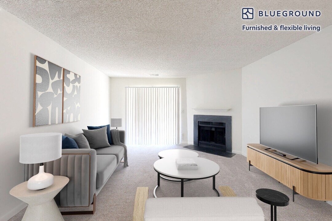 10300 Hickory Ridge Rd, Unit FL1-ID3011A in Columbia, MD - Building Photo