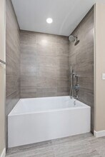 5203 236th Pl SE in Issaquah, WA - Building Photo - Building Photo