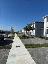 685 SE 13th St Cir in Homestead, FL - Building Photo - Building Photo