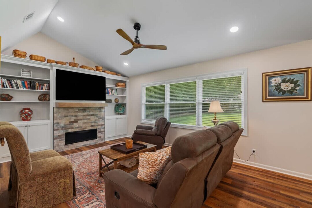 608 S 21st Ave in Hattiesburg, MS - Building Photo