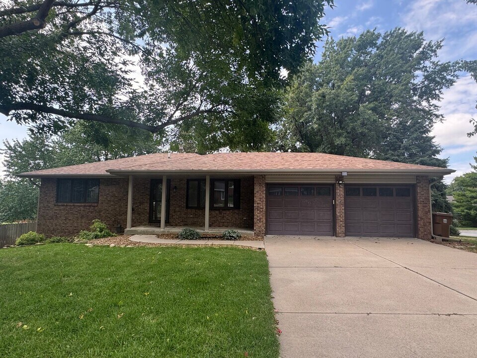 4801 S 69th St in Lincoln, NE - Building Photo