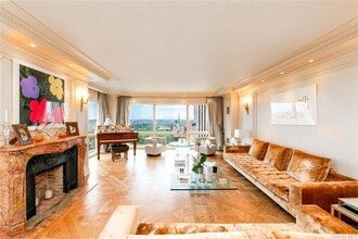 721 5th Ave, Unit 55L in New York, NY - Building Photo - Building Photo