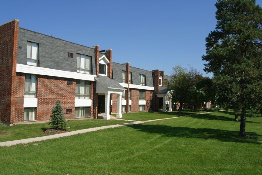 Windsor Lakes Apartment Homes in Woodridge, IL