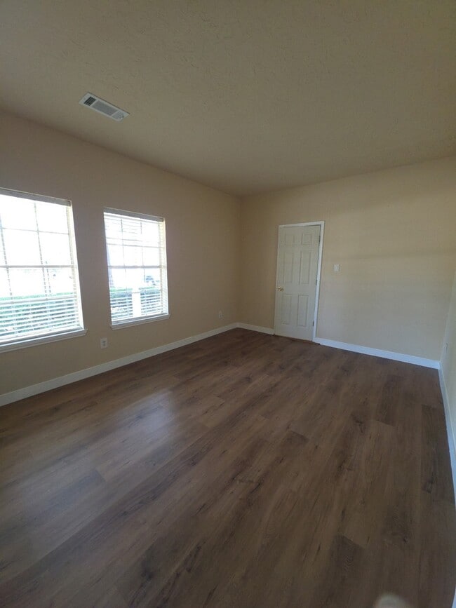 13634 Cedar Point Dr