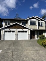 3354 Sewell Rd in Victoria, BC - Building Photo