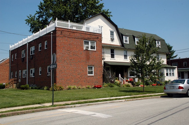 601 Morton Ave in Ridley Park, PA - Foto de edificio - Building Photo