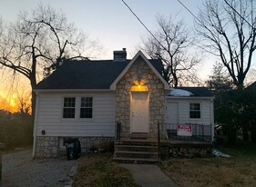 705 Cabell Dr in Bowling Green, KY - Building Photo