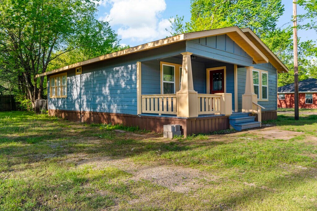 2185 W Cherry St Rentals in Paris, TX