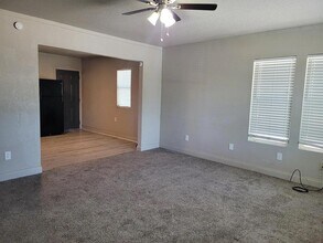 2404 Avenue U in Lubbock, TX - Foto de edificio - Building Photo