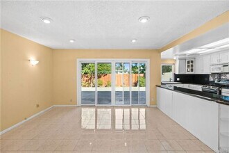 18123 Delano St in Los Angeles, CA - Building Photo - Building Photo