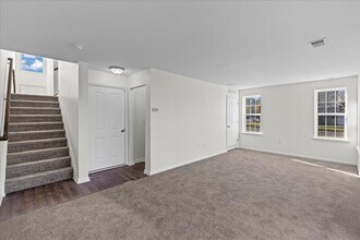 1 Creekside Wy in Burlington, NJ - Building Photo - Building Photo